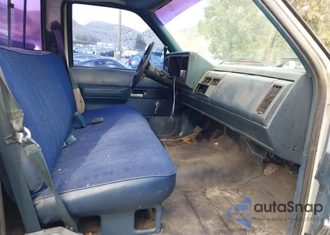 1990 Chevrolet Gmt-400 C2500 z USA, uszkodzony, nr VIN 1GCGC24K9LE121839